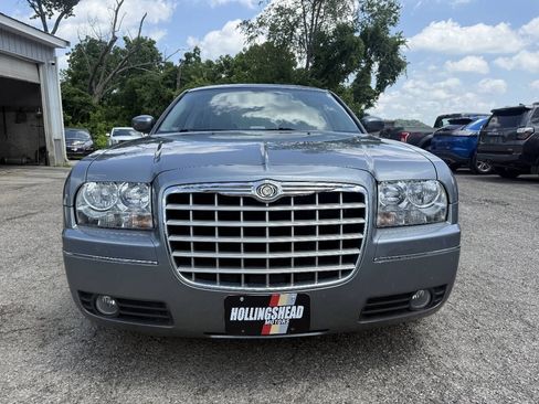 Used 2006 Chrysler 300 Touring w/ Protection Group RWD image 2