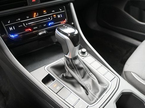 Certified 2025 Volkswagen Jetta Sport image 5