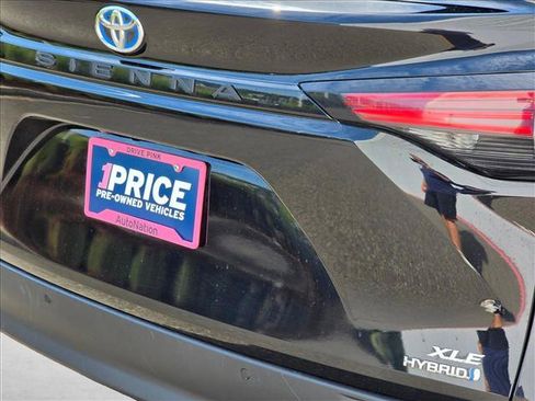 Used 2022 Toyota Sienna XLE w/ XLE Plus Package AWD/4WD image 13