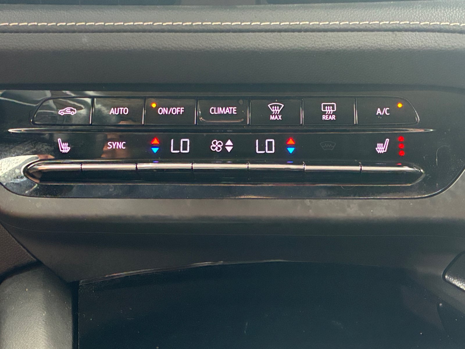 Used 2023 Buick Envision Essence FWD image 24