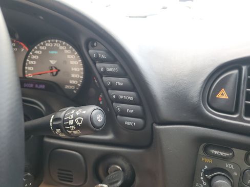 Used 2004 Chevrolet Corvette Coupe image 27