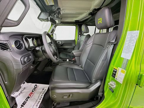 New 2025 Jeep Gladiator Sport w/ Premium Package image 21