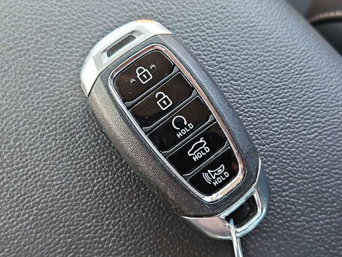 Certified 2023 Hyundai Elantra Limited image 34