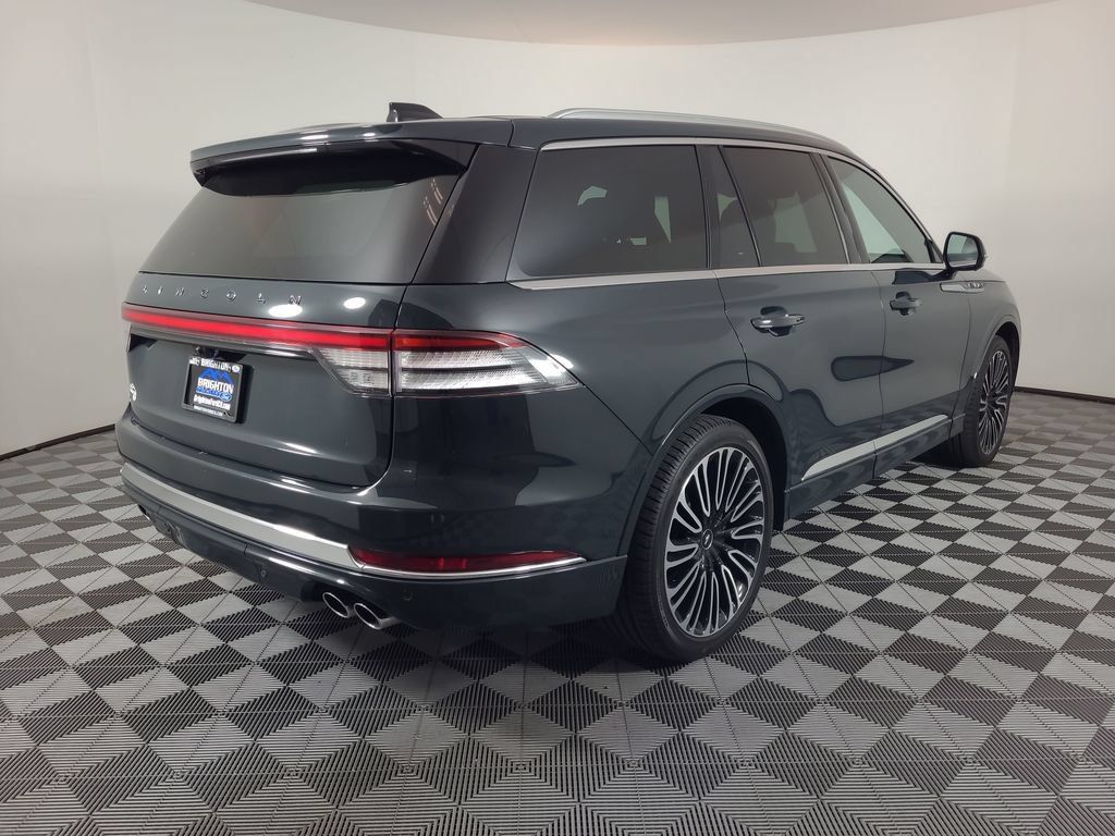 Used 2025 Lincoln Aviator Black Label AWD/4WD image 3