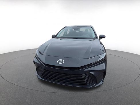 Used 2025 Toyota Camry LE image 2