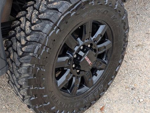 Used 2024 GMC Sierra 2500 AT4 w/ AT4 Premium Plus Package image 14