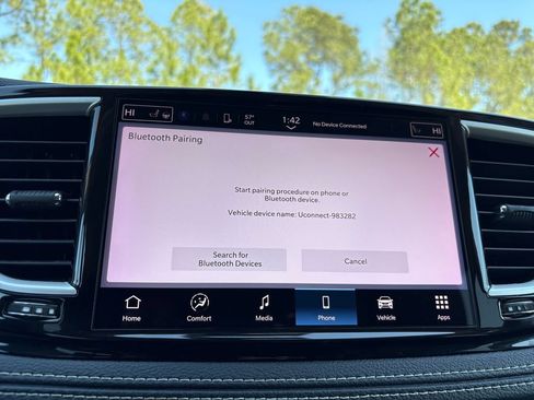 Used 2023 Chrysler Pacifica Touring-L FWD image 40