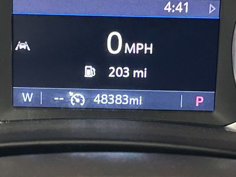 Used 2023 GMC Terrain SLT image 25