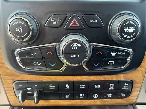 Used 2018 RAM 2500 Longhorn image 26