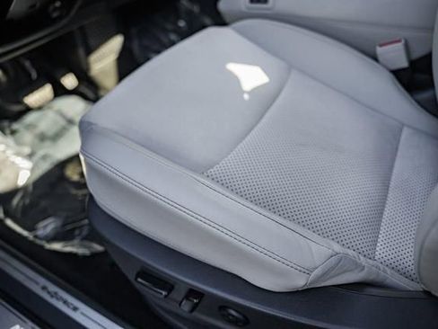 Used 2023 Nissan Ariya AWD image 33