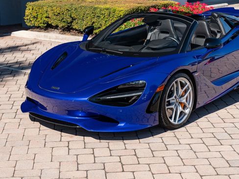 Used 2024 McLaren 750S Spider image 5