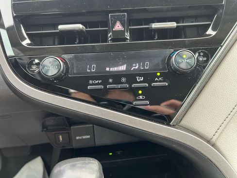 Used 2024 Toyota Camry XSE FWD image 30
