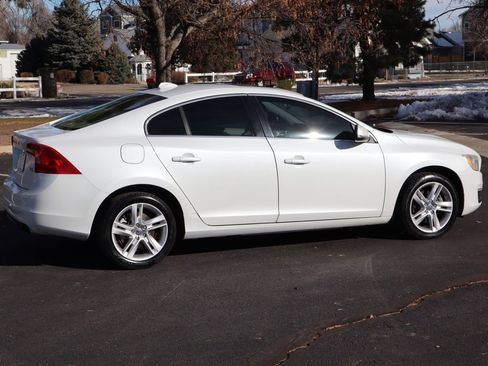 Used 2015 Volvo S60 T5 Premier image 4