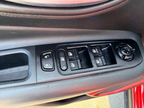 Used 2022 Jeep Renegade Latitude w/ Sun/Sound Group AWD/4WD image 19