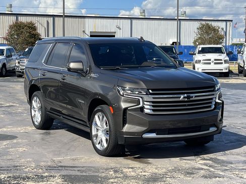 Used 2021 Chevrolet Tahoe High Country w/ Premium Package RWD image 5