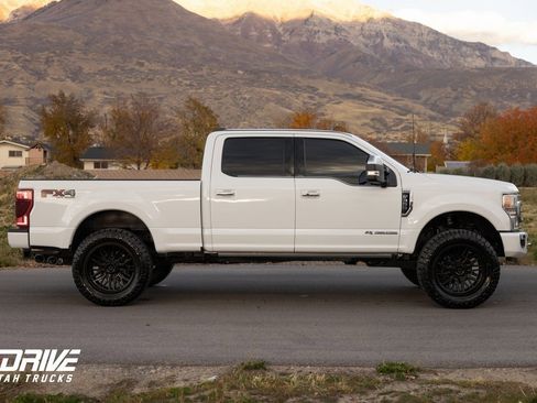 Used 2022 Ford F350 Platinum w/ FX4 Off-Road Package image 12