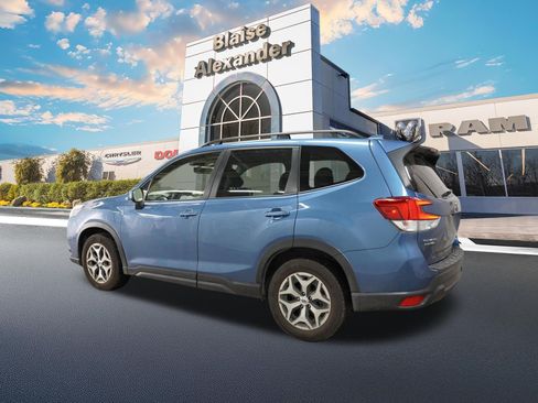 Used 2022 Subaru Forester Premium w/ Popular Package #3 AWD/4WD image 11