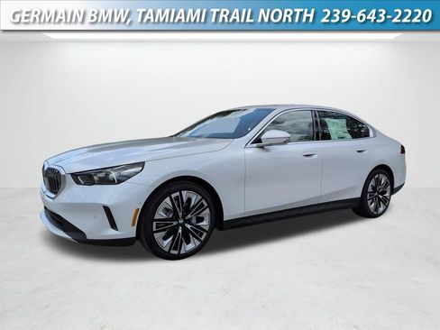 New 2027 BMW 530i RWD image 1