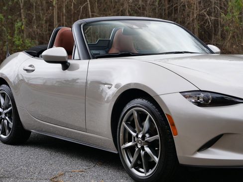 Used 2022 MAZDA MX-5 Miata Grand Touring image 31