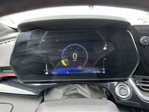 Used 2025 Chevrolet Trax RS w/ Sunroof Package image 15