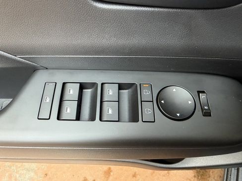 New 2026 Hyundai Kona SE image 19