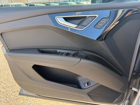 Used 2024 Audi Q4 e-tron Prestige w/ Black Optic Package image 9