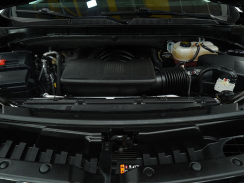 Used 2024 Chevrolet Suburban High Country image 31