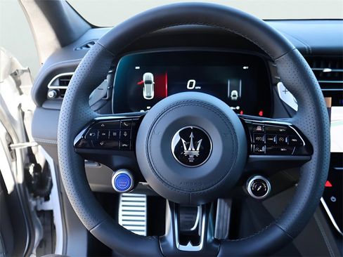 New 2026 Maserati Grecale Modena image 31