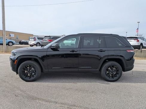New 2026 Jeep Grand Cherokee Altitude RWD image 6