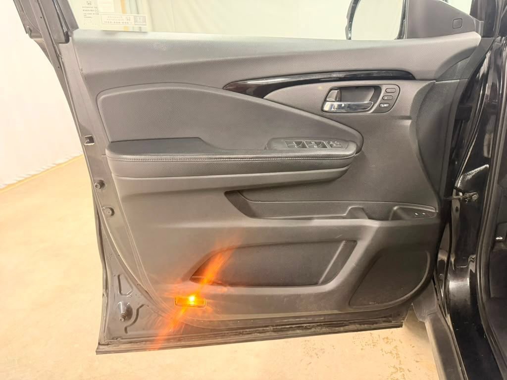 Used 2020 Honda Pilot Touring image 23
