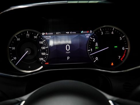 Used 2023 Jaguar F-PACE R-Dynamic S image 30