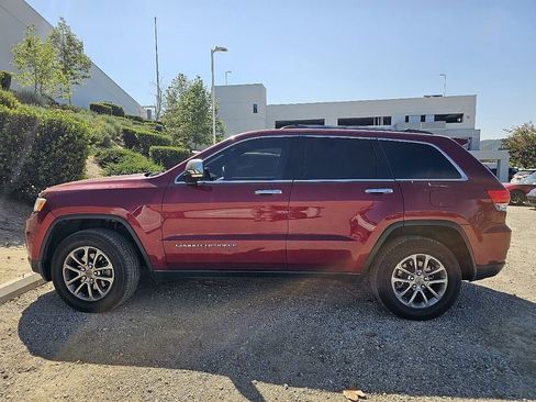 Used 2014 Jeep Grand Cherokee Limited w/ Luxury Group II image 16