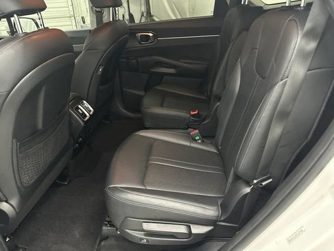 Used 2023 Kia Sorento EX AWD/4WD image 23