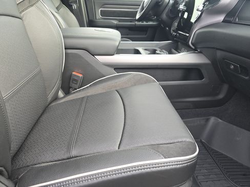 New 2026 RAM 2500 Laramie AWD/4WD image 27