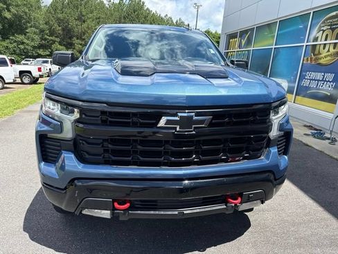 Used 2024 Chevrolet Silverado 1500 LT Trail Boss w/ Convenience Package II AWD/4WD image 2
