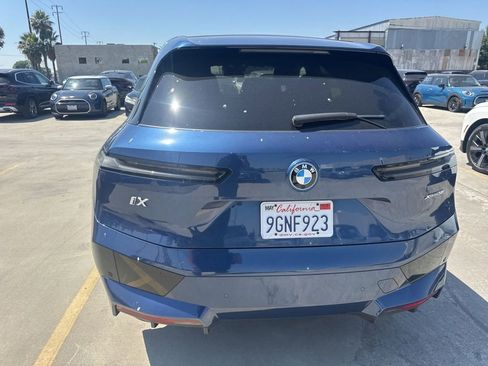 Used 2023 BMW iX xDrive50 w/ Sport Package AWD/4WD image 4