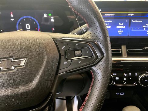 Used 2024 Chevrolet Trax RS w/ Sunroof Package image 24