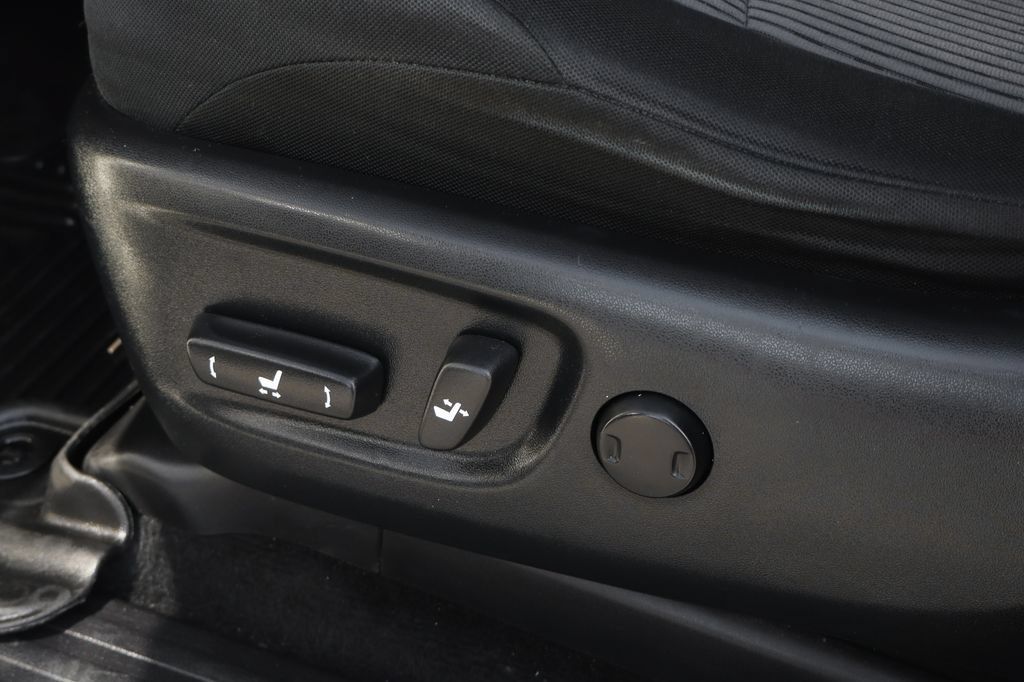 Used 2021 Toyota 4Runner SR5 AWD/4WD image 19