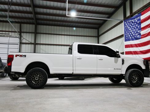 Used 2020 Ford F350 Lariat w/ Lariat Value Package AWD/4WD image 13