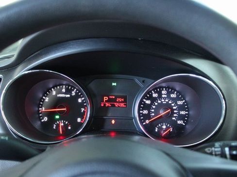 Used 2018 Kia Sedona L image 15