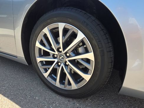 Used 2024 Lexus ES 350 w/ Accessory Package (Z1) FWD image 34