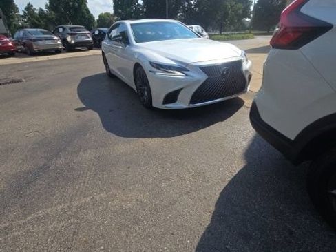 Used 2018 Lexus LS 500 AWD w/ Interior Upgrade Package image 4