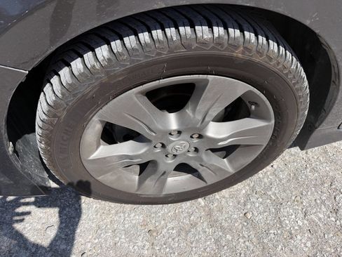 Used 2014 Toyota Sienna SE FWD image 9