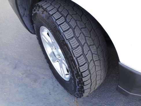 Used 2005 Ford Escape 4WD Hybrid image 11