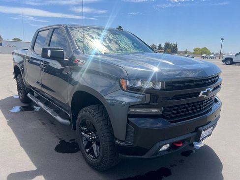 Used 2019 Chevrolet Silverado 1500 LT Trail Boss AWD/4WD image 3