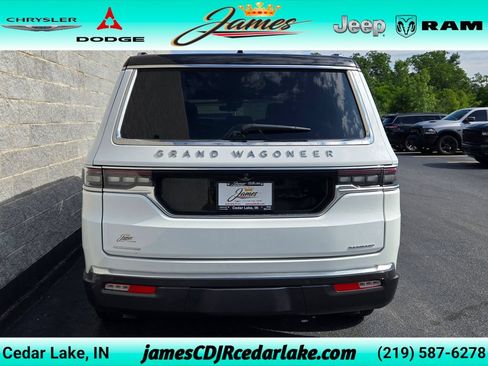 Used 2022 Jeep Grand Wagoneer Series II AWD/4WD image 4