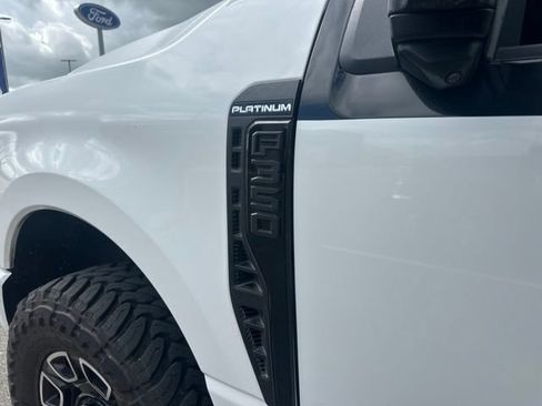 Certified 2025 Ford F350 Platinum w/ FX4 Off-Road Package AWD/4WD image 5