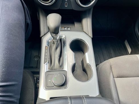 Used 2024 Chevrolet Blazer LT w/ Convenience Package image 28