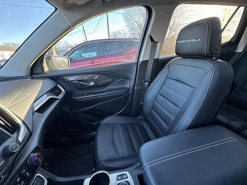 Used 2022 GMC Terrain Denali w/ Denali Premium Package image 25