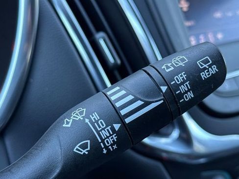 Used 2024 Chevrolet Equinox LT image 40